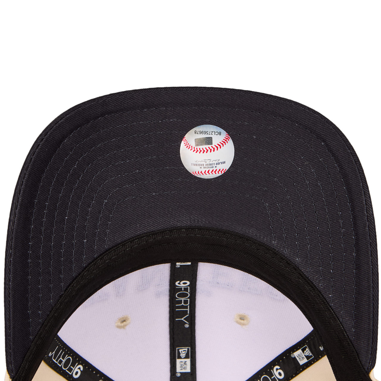 New Era Kids 9FORTY MLB New York Yankees Image 5 sur 5. Appuyez pour ouvrir la galerie de photos.