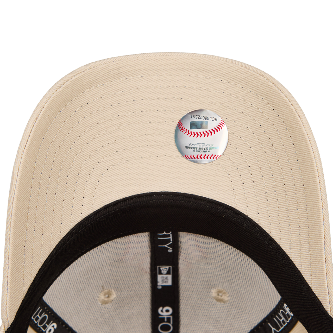 New Era Kids 9FORTY MLB New York Yankees Image 5 sur 5. Appuyez pour ouvrir la galerie de photos.