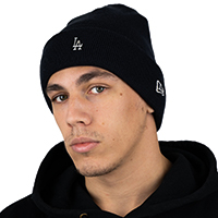 New Era Silver Logo Beanie Imagen 3 de 8. Toque para abrir la galería de fotos.