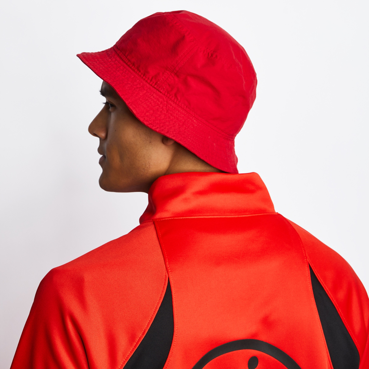Nike Bucket Hat Image 6 of 6. Tap to open photo gallery.