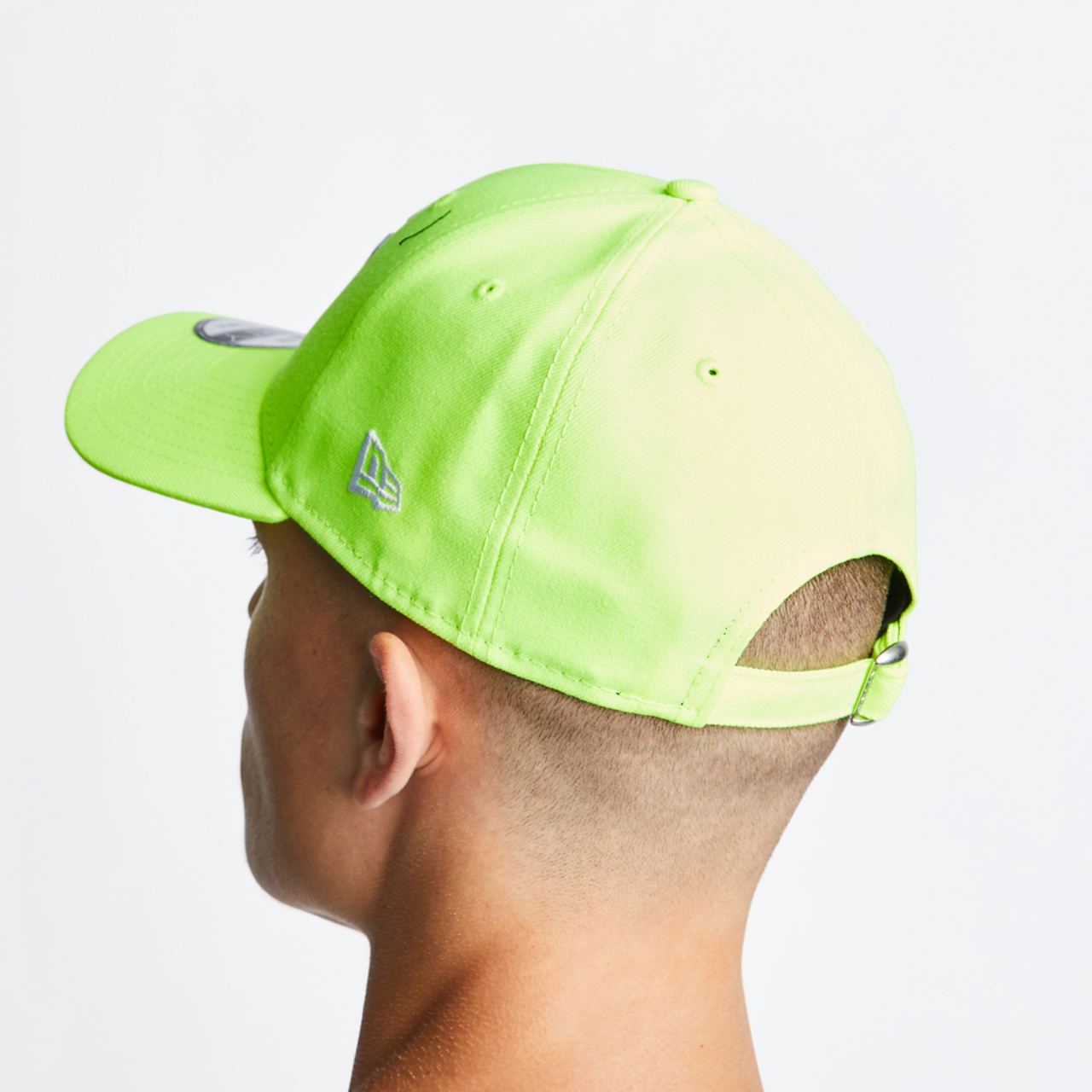 New Era 9Forty Mlb Neon Ny Image 6 of 6. Tap to open photo gallery.