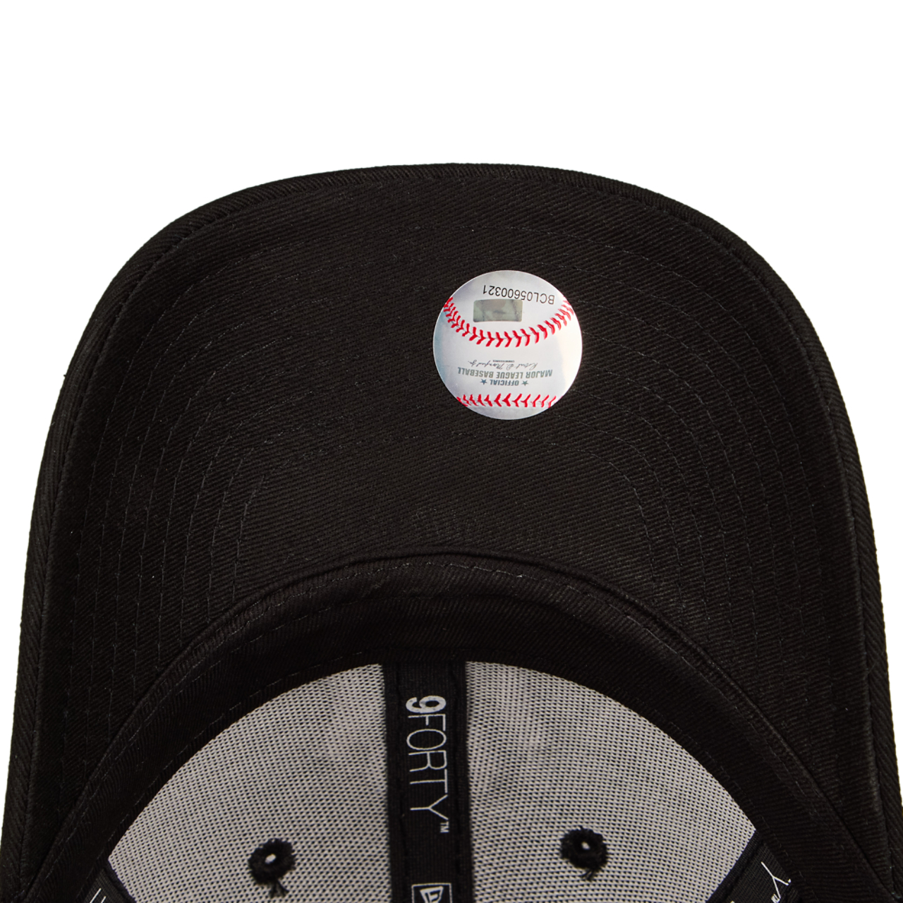 New Era 9Forty New York Yankees Baseball Kids Image 5 sur 5. Appuyez pour ouvrir la galerie de photos.