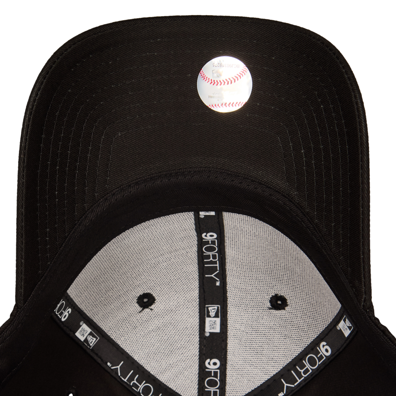 New Era 9FORTY MLB New York Yankees Image 6 of 6. Tap to open photo gallery.
