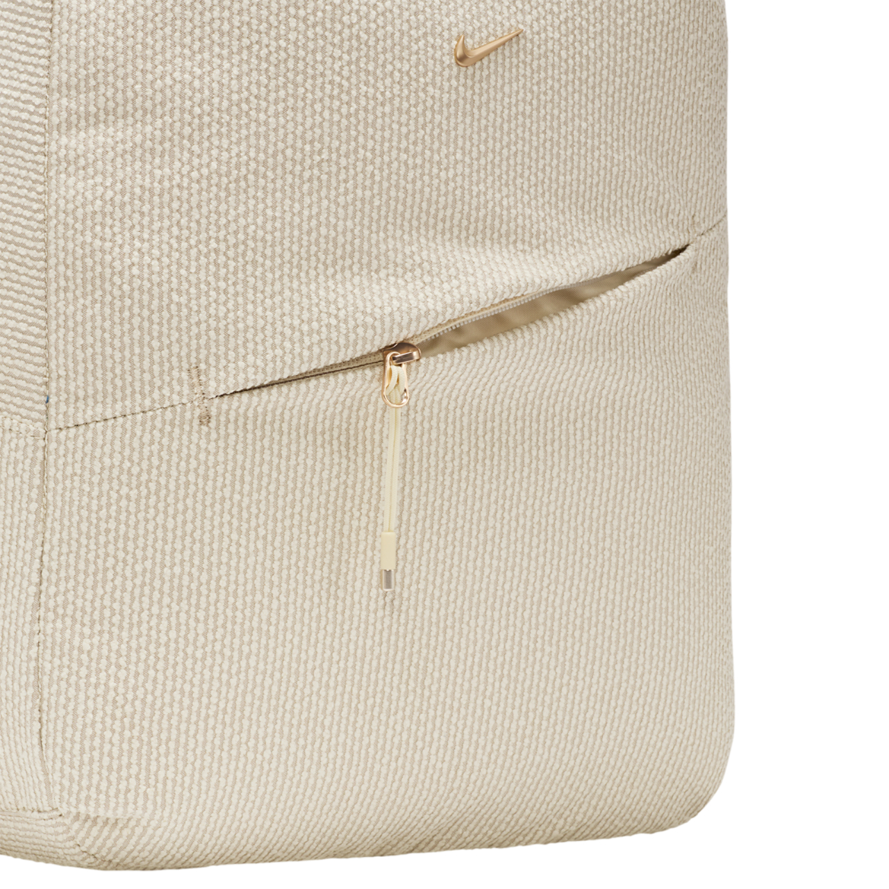 Nike Aura Backpack Bild 5 von 5. Antippen, um die Fotogalerie zu öffnen.