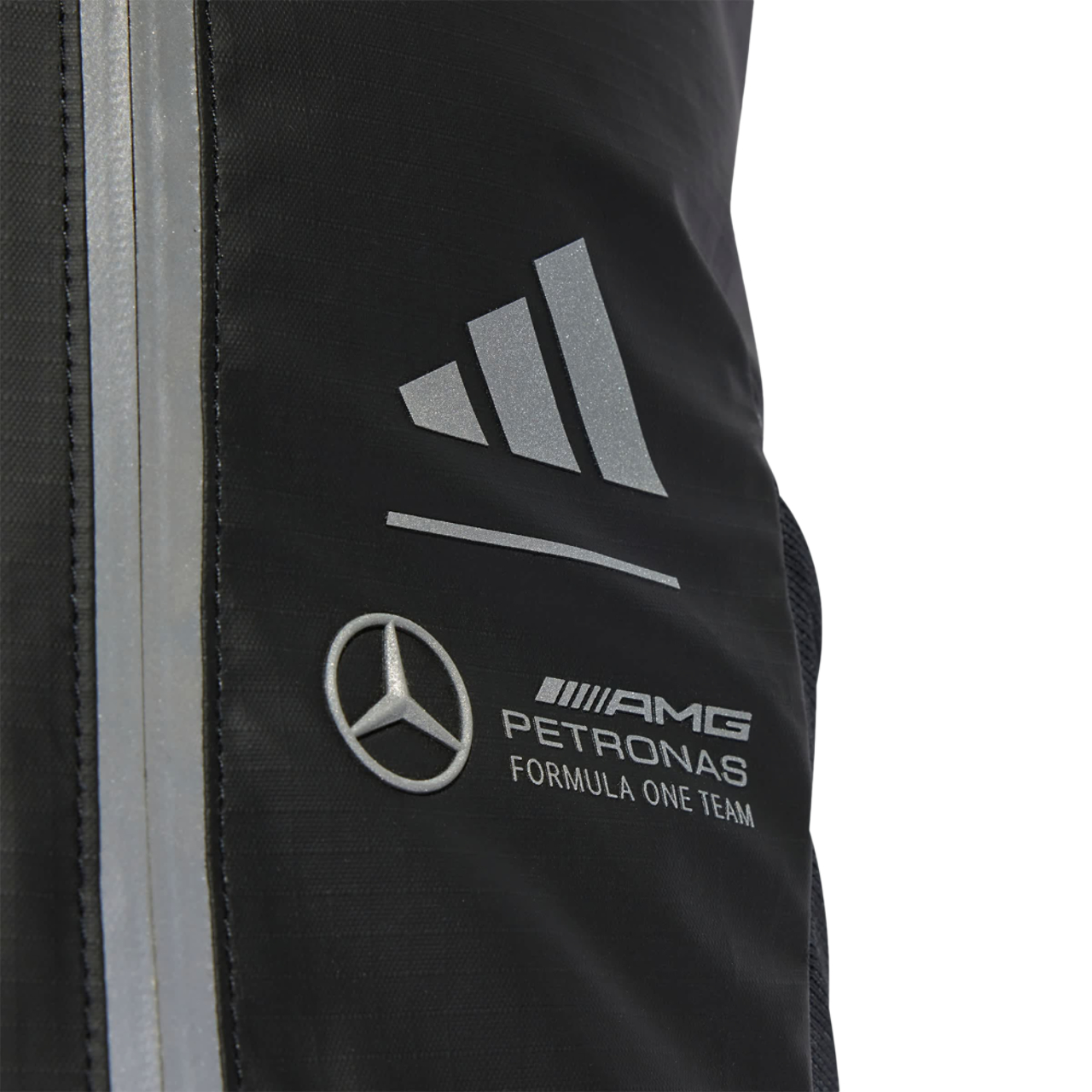 adidas Mercedes Amg F1 Backpack Immagine 4 di 4. Tocca per aprire la galleria fotografica.