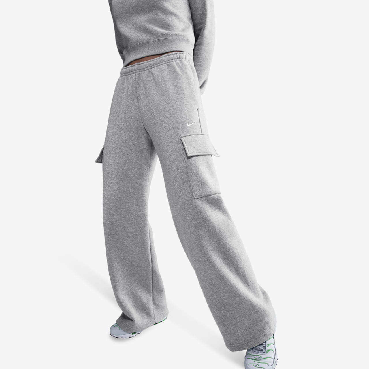 Nike NSW Phoenix Fleece Cargo Image 1 of 3. Tap to open photo gallery.