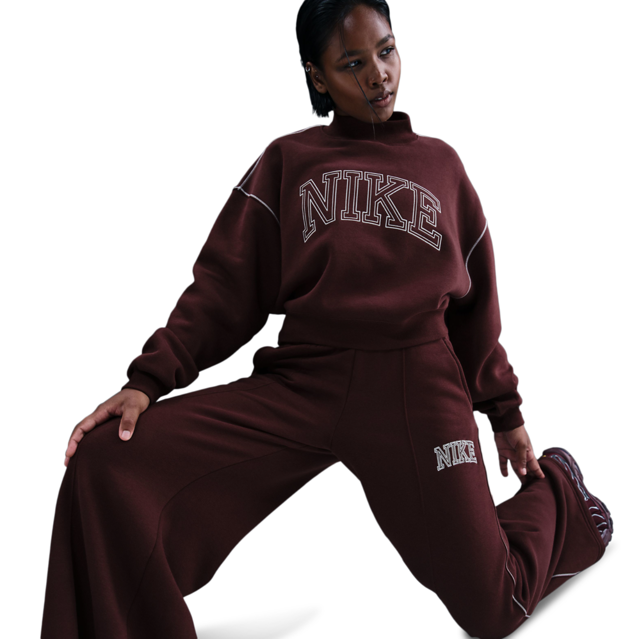 Nike NSW Phoenix Fleece Pants Image 3 of 5. Tap to open photo gallery.