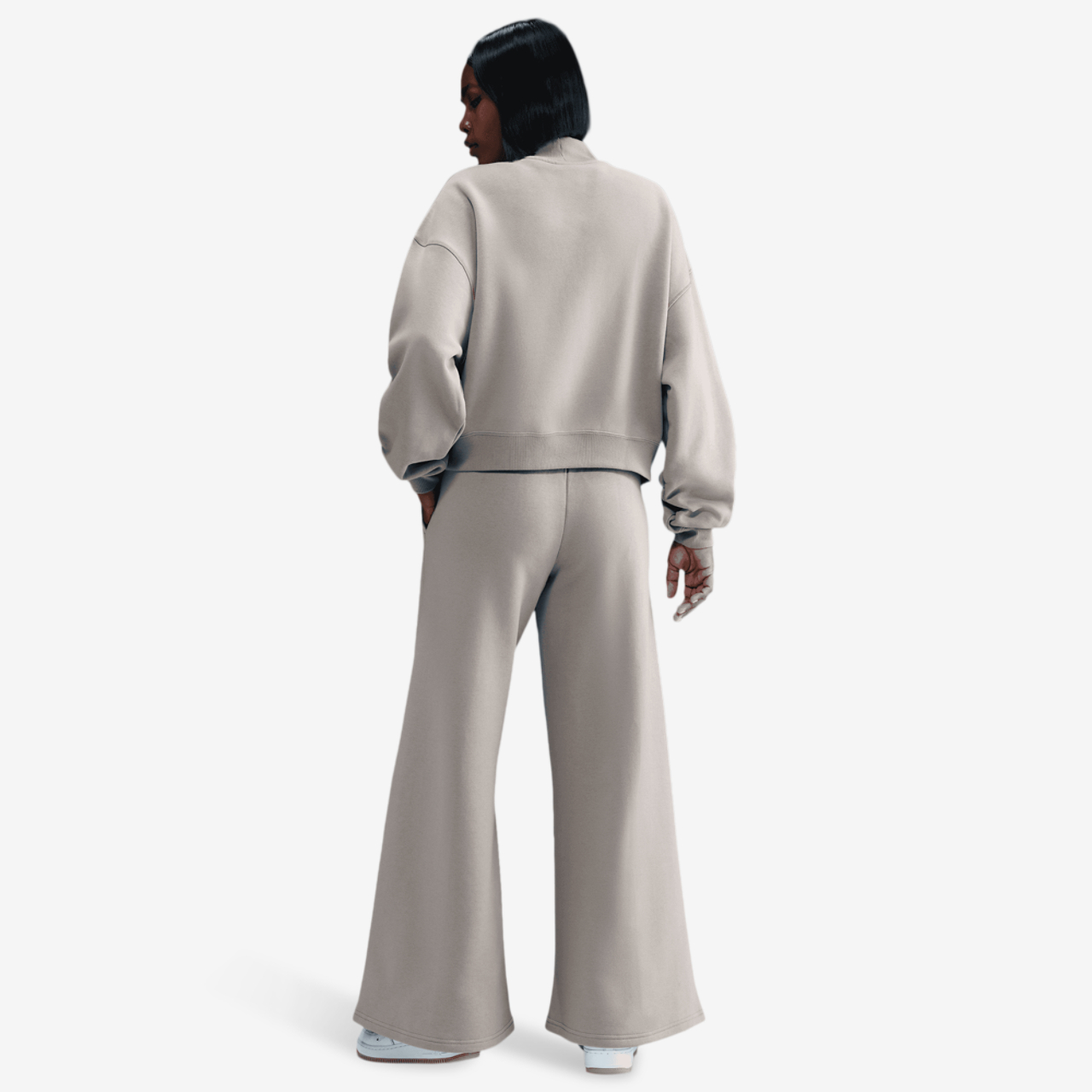 Nike NSW Phoenix Fleece Pants Image 5 of 5. Tap to open photo gallery.