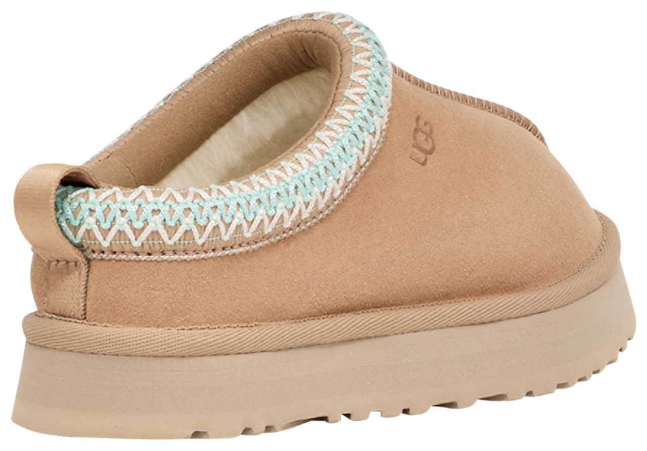 UGG Tazz Platform Image 4 of 6. Tap to open photo gallery.