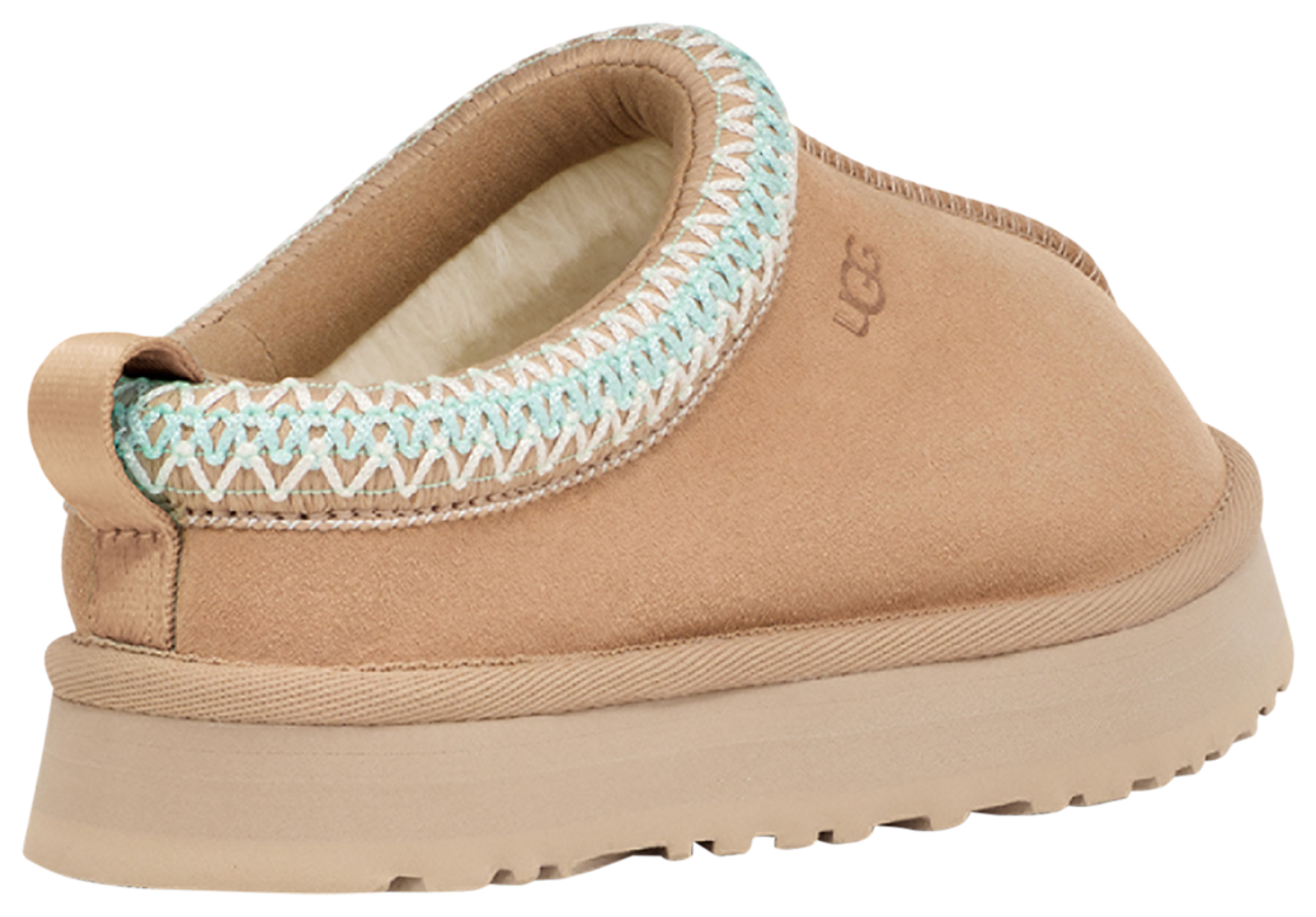 UGG Tazz Platform Image 4 of 6. Tap to open photo gallery.