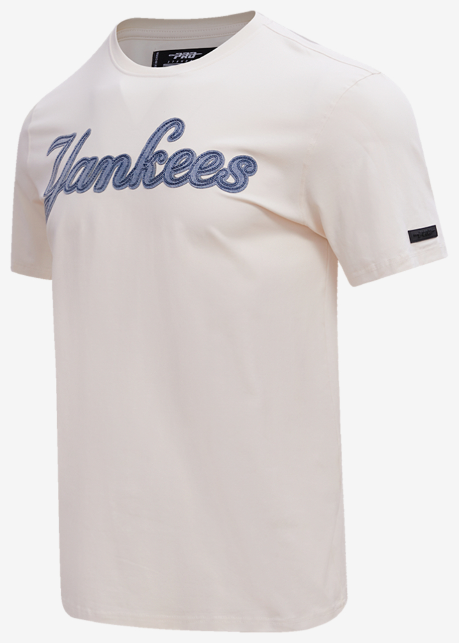Pro Standard NEW YORK YANKEES TOP Image 3 of 6. Tap to open photo gallery.