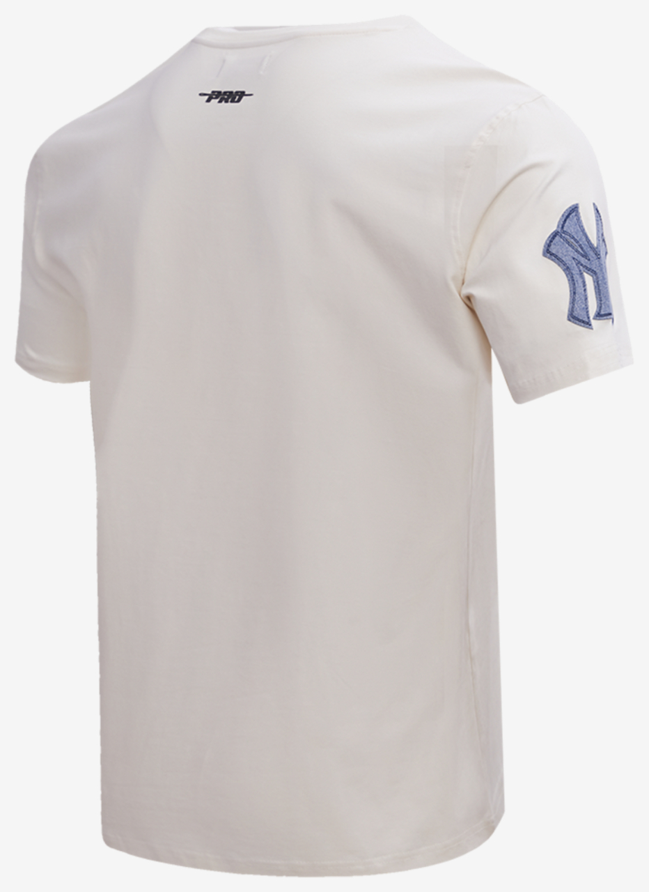 Pro Standard NEW YORK YANKEES TOP Image 4 of 6. Tap to open photo gallery.