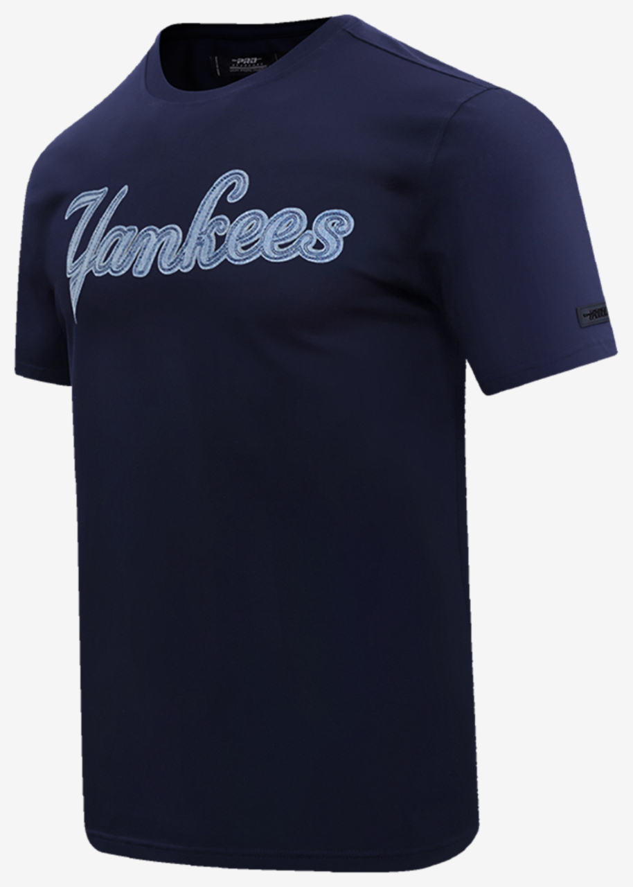 Pro Standard NEW YORK YANKEES TOP Image 3 of 6. Tap to open photo gallery.