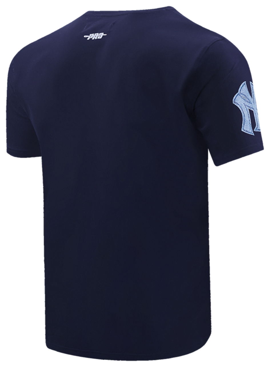 Pro Standard NEW YORK YANKEES TOP Image 4 of 6. Tap to open photo gallery.