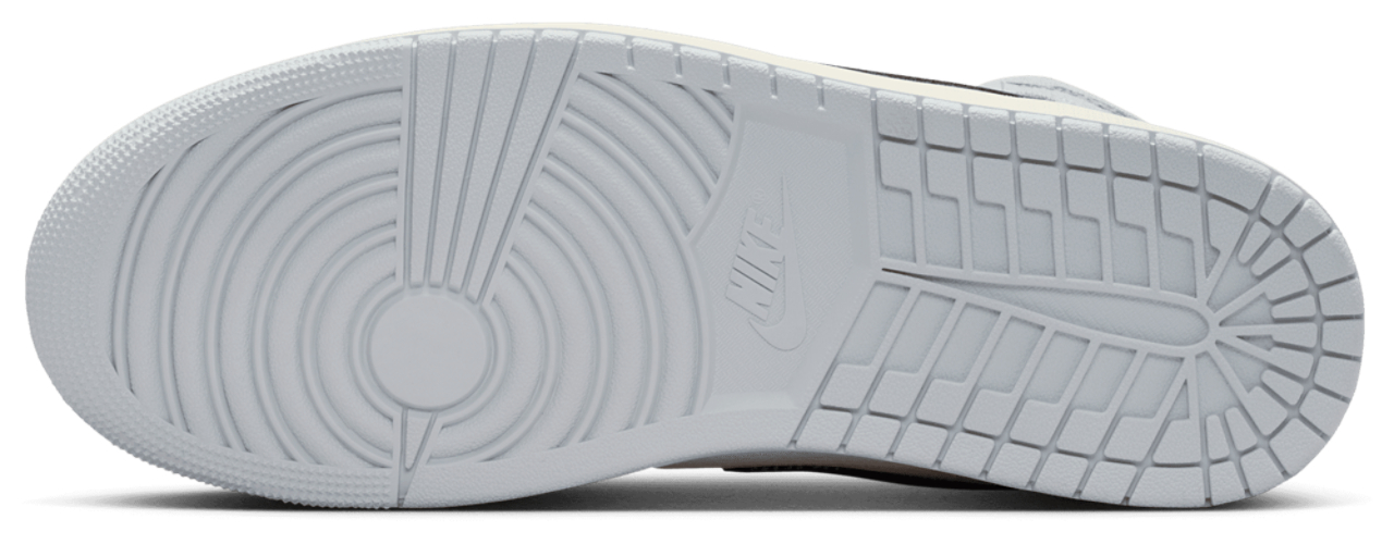 Jordan Air Jordan 1 Mid SE  Image 5 of 8. Tap to open photo gallery.