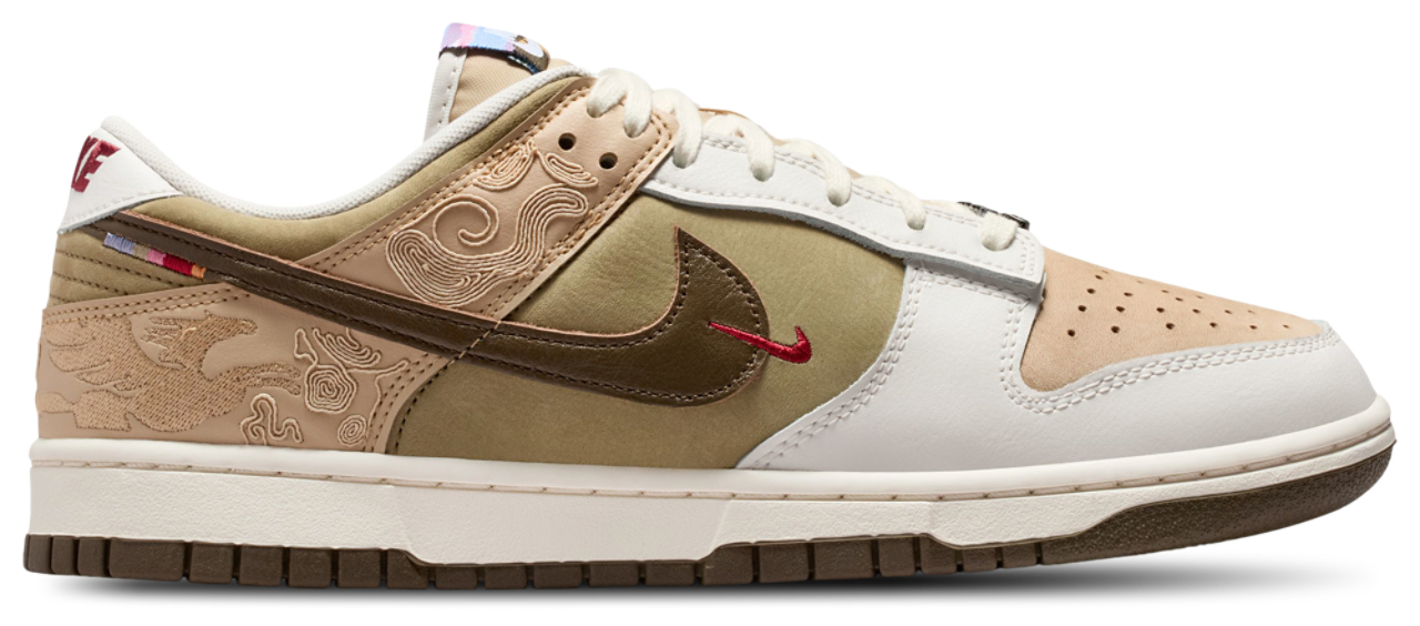 Nike Dunk à tige basse Image 1 de 5. Appuyez pour ouvrir la galerie de photos.