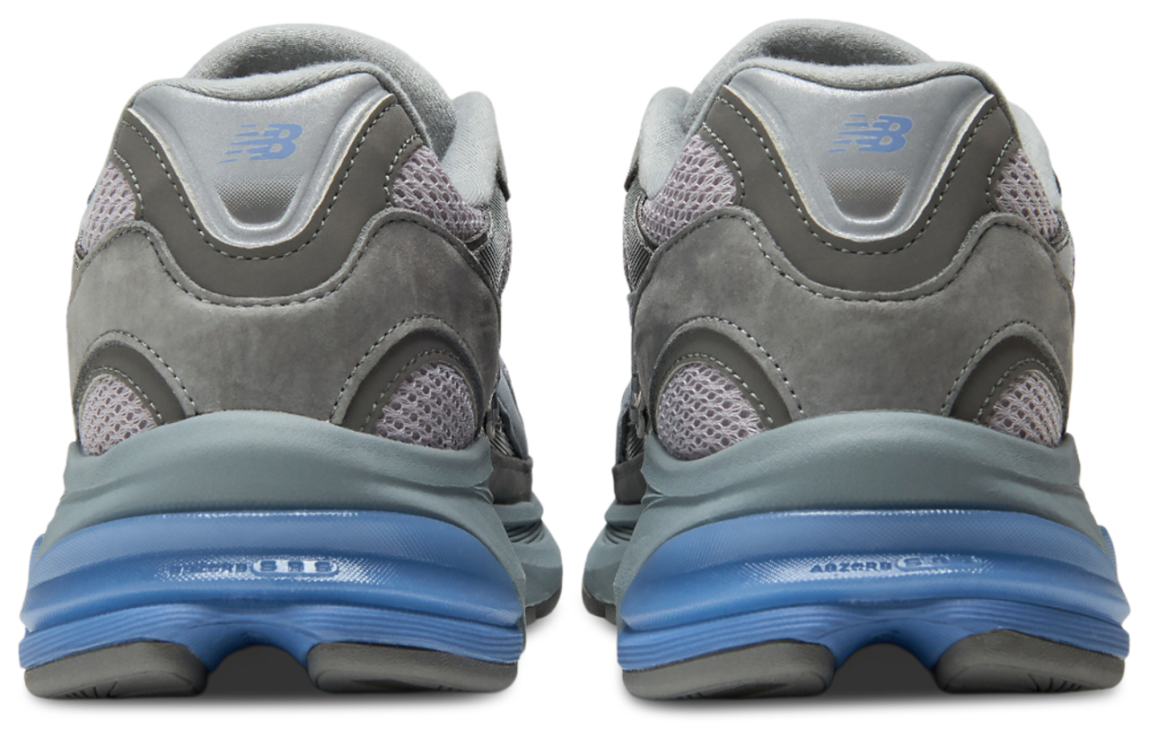 New Balance 2010  Image 3 of 5. Tap to open photo gallery.