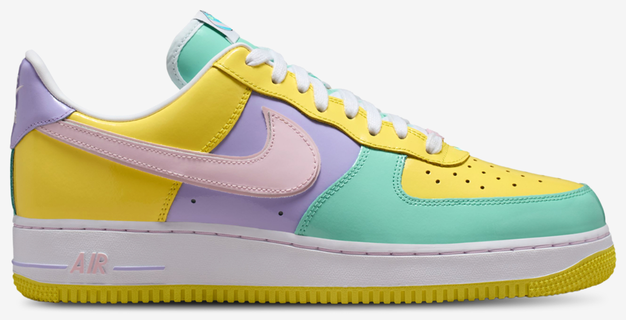 Nike Air Force 1 '07 Image 1 of 5. Tap to open photo gallery.