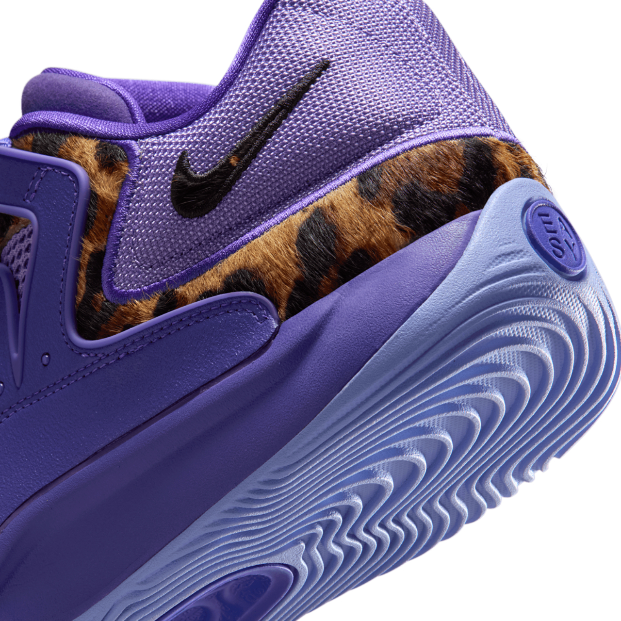 Nike KD 18 Image 8 de 9. Appuyez pour ouvrir la galerie de photos.
