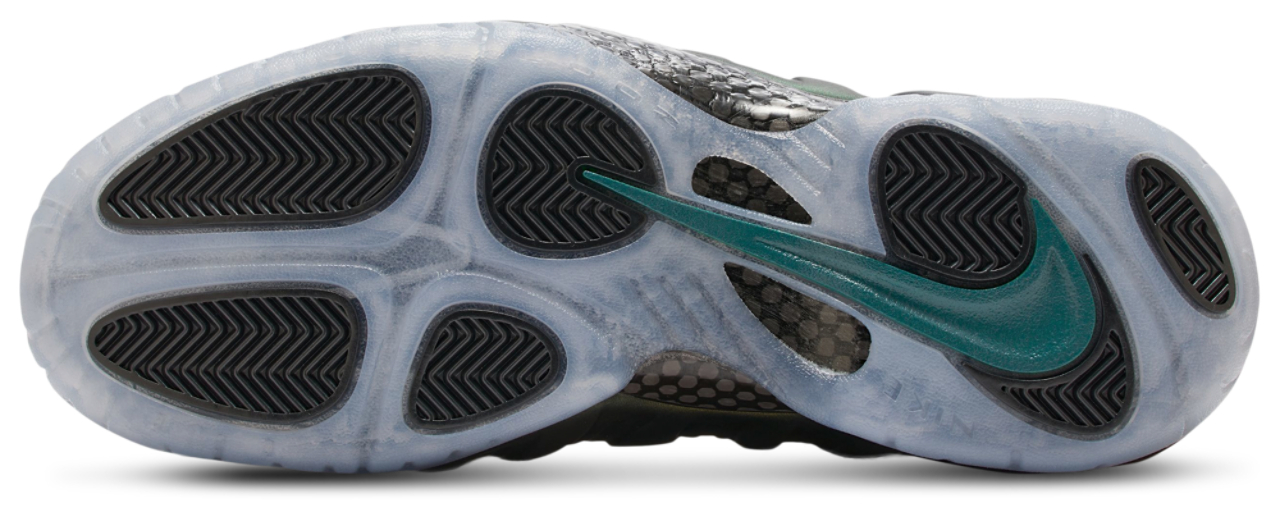 Nike Air Foamposite Pro  Image 5 of 5. Tap to open photo gallery.