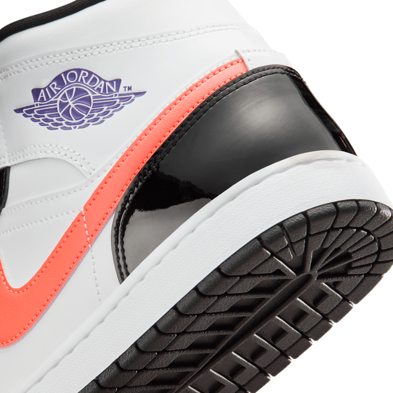 Jordan Air Jordan 1 Mid SE  Image 8 of 8. Tap to open photo gallery.