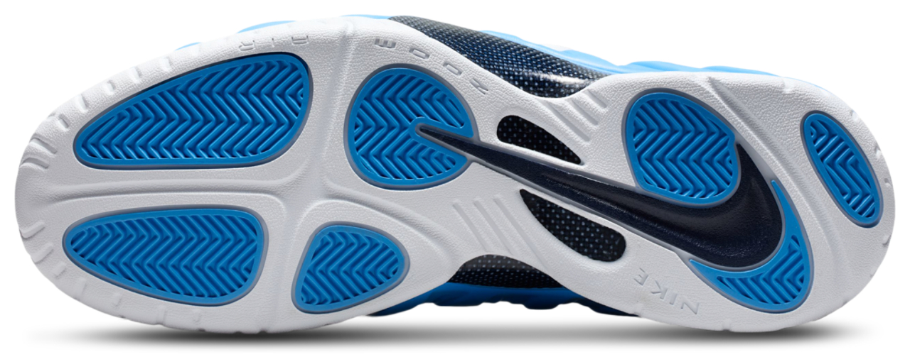Nike Air Foamposite Pro  Image 5 of 5. Tap to open photo gallery.