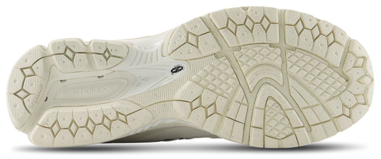 New Balance 2002R  Image 4 of 4. Tap to open photo gallery.
