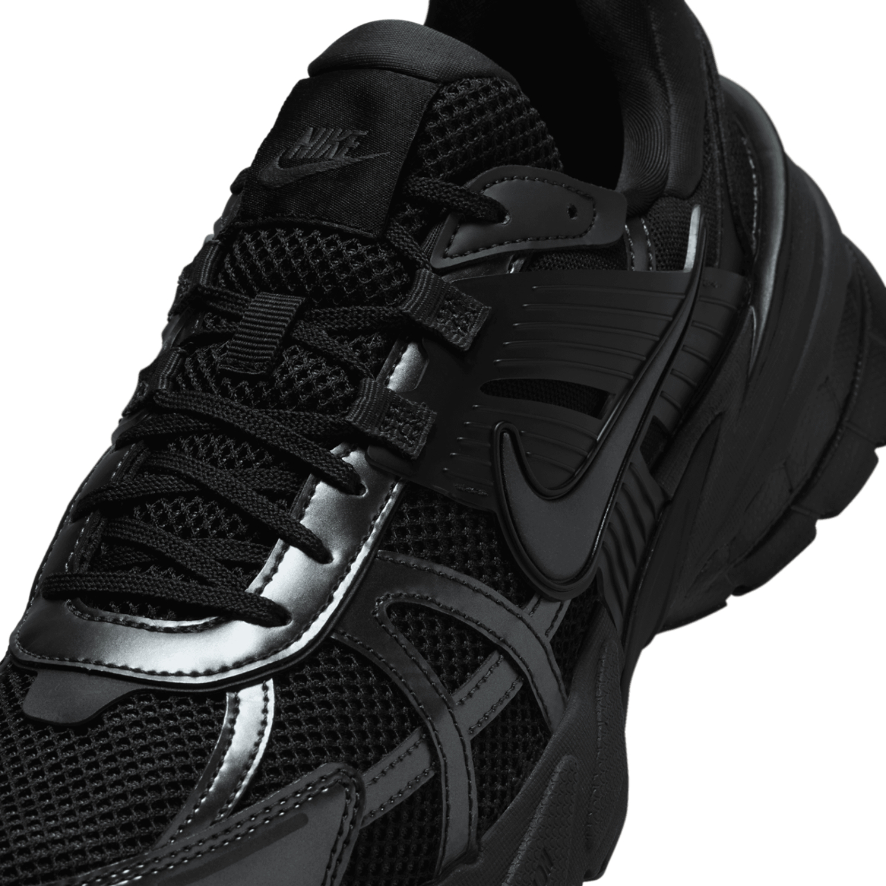 Nike V2K Run Image 8 de 9. Appuyez pour ouvrir la galerie de photos.