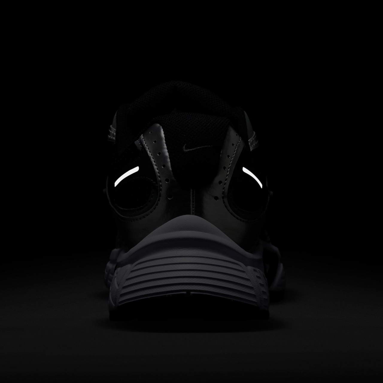Nike V5 RNR Image 6 de 8. Appuyez pour ouvrir la galerie de photos.