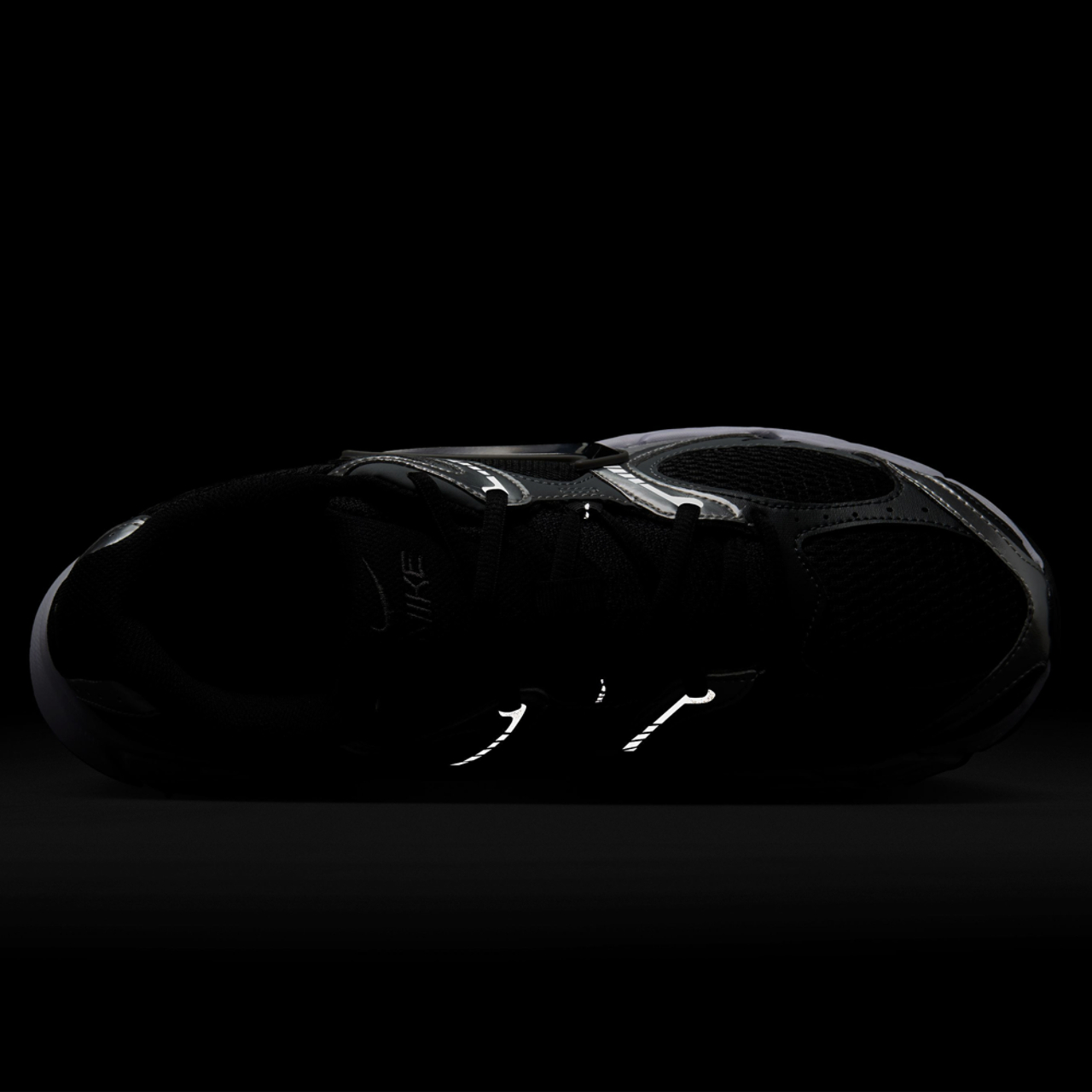 Nike V5 RNR Image 8 de 8. Appuyez pour ouvrir la galerie de photos.