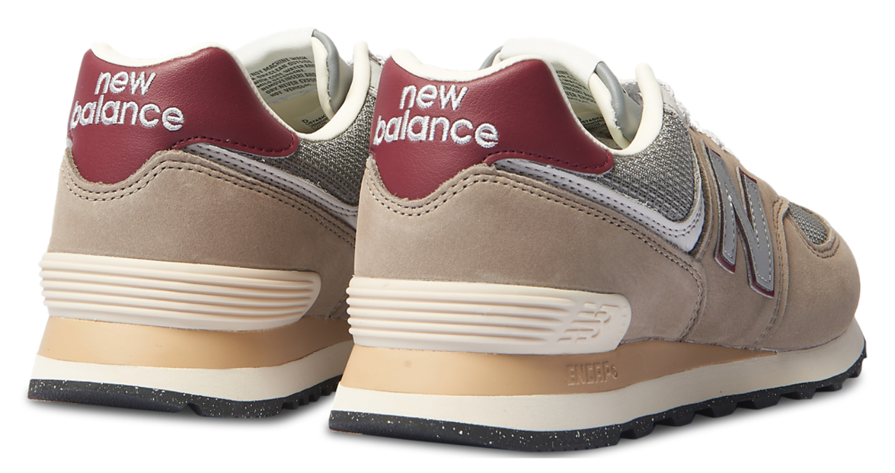 New Balance 574 Image 3 de 6. Appuyez pour ouvrir la galerie de photos.