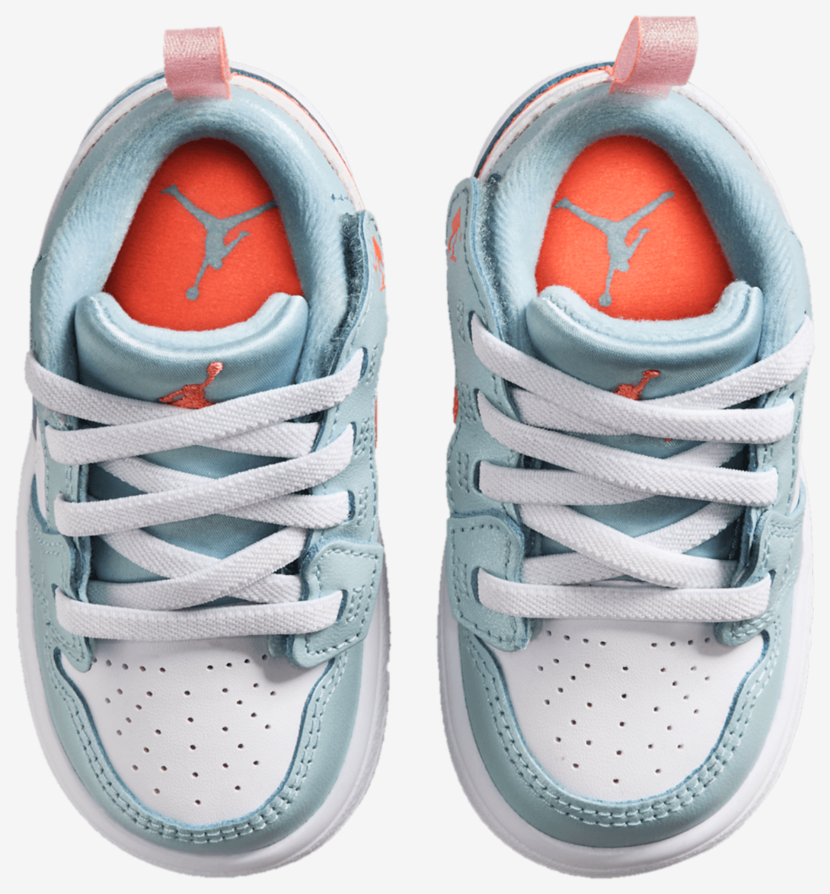 Jordan 1 Low Alt SE Fem Image 4 of 8. Tap to open photo gallery.