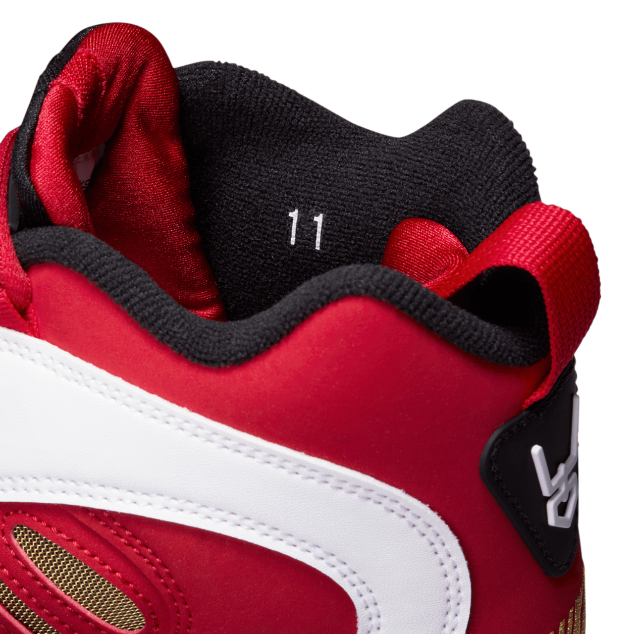 Nike Air Diamond Turf II  Image 9 of 9. Tap to open photo gallery.