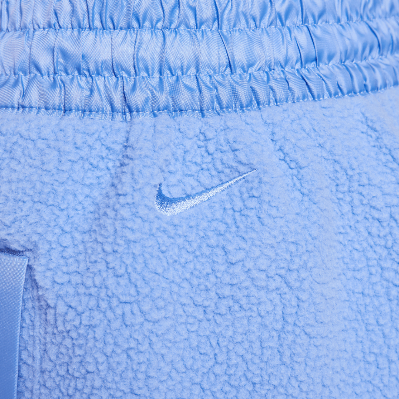 Nike Bas hivernisé Kobe Image 5 de 8. Appuyez pour ouvrir la galerie de photos.