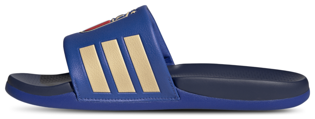 adidas Italie adilette Comfort Coupe du monde 2026 Image 2 de 4. Appuyez pour ouvrir la galerie de photos.