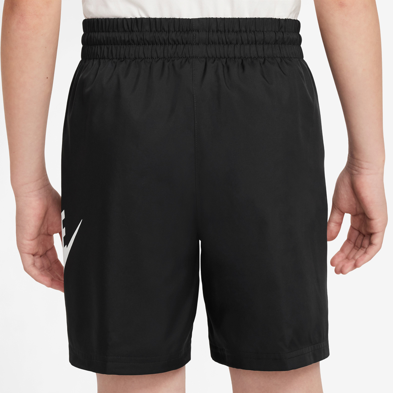 Nike Short tissé HBR Club NSW de 15 cm (6 po) Image 2 de 4. Appuyez pour ouvrir la galerie de photos.