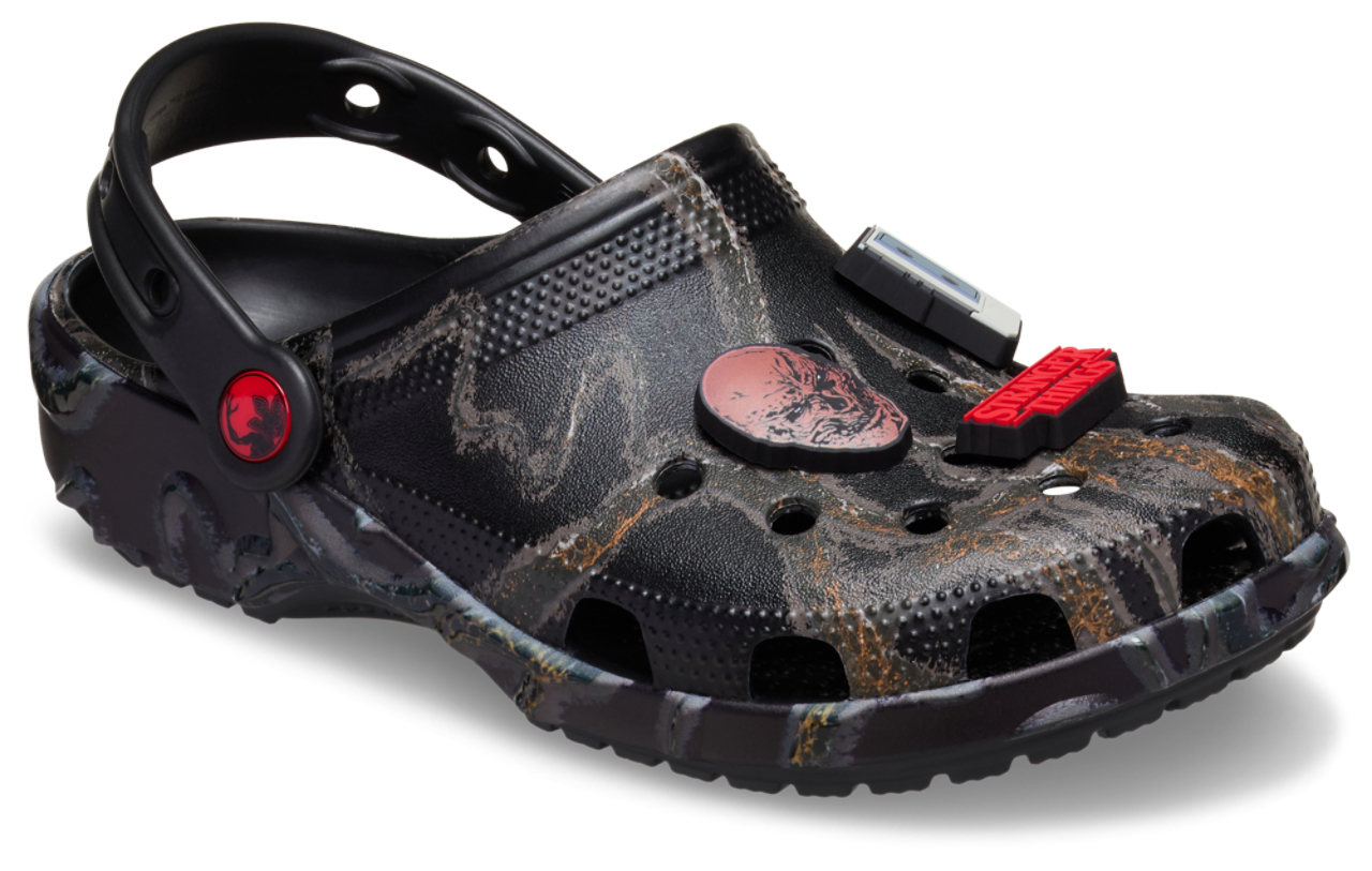 Crocs Sabots classiques Stranger Things Image 7 de 7. Appuyez pour ouvrir la galerie de photos.