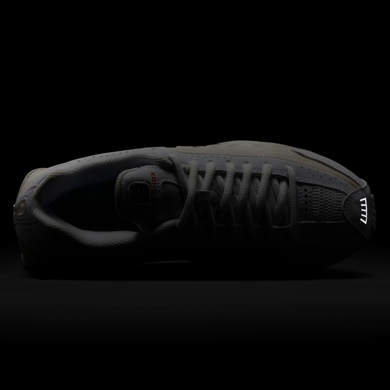 Nike Shox R4 Image 8 de 8. Appuyez pour ouvrir la galerie de photos.