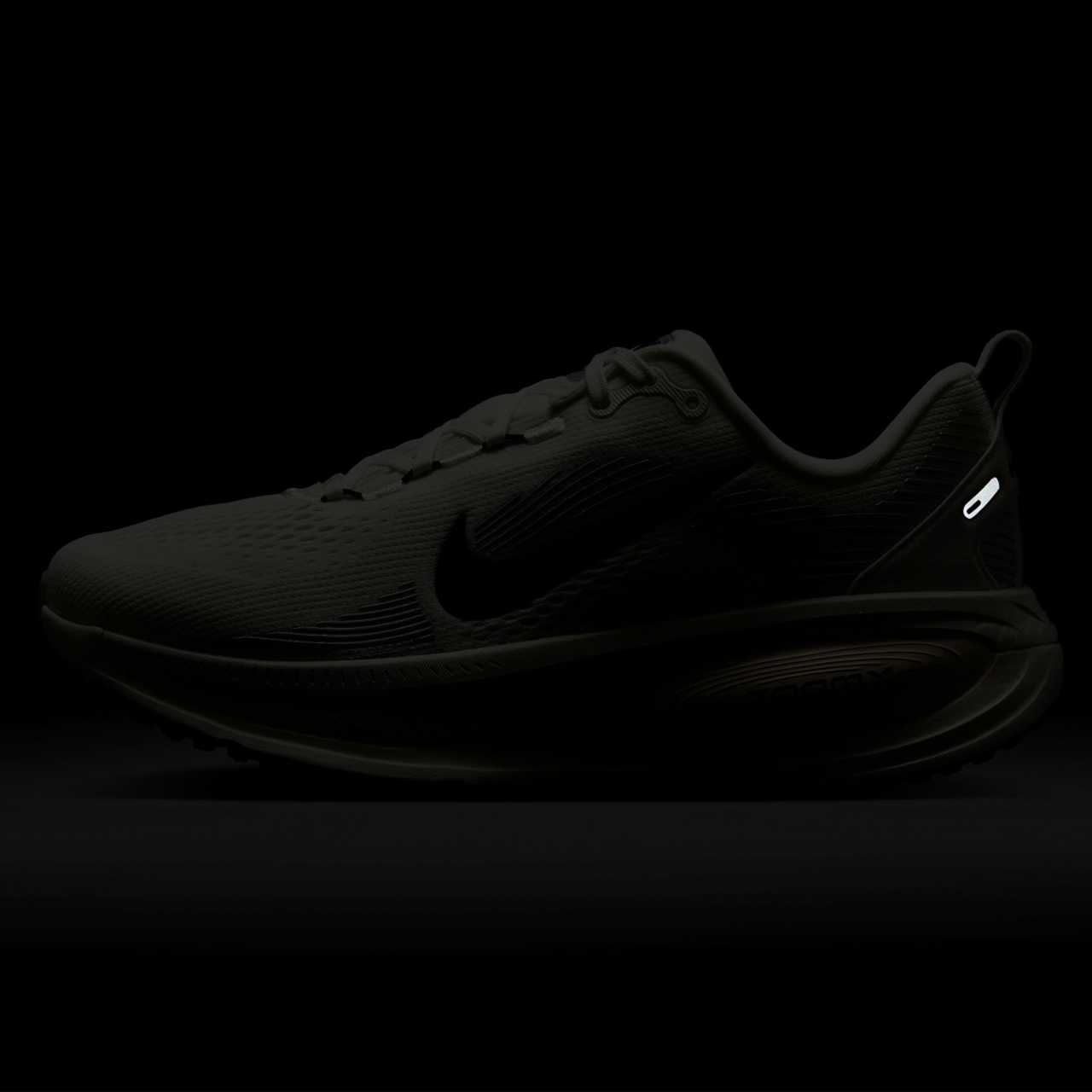 Nike Vomero 18 Image 7 de 7. Appuyez pour ouvrir la galerie de photos.