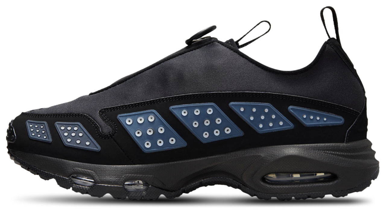 Nike Air Max Sunder  Image 2 of 5. Tap to open photo gallery.