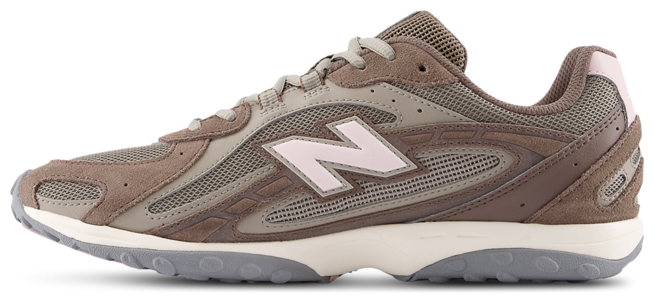New Balance 204L Image 2 de 4. Appuyez pour ouvrir la galerie de photos.