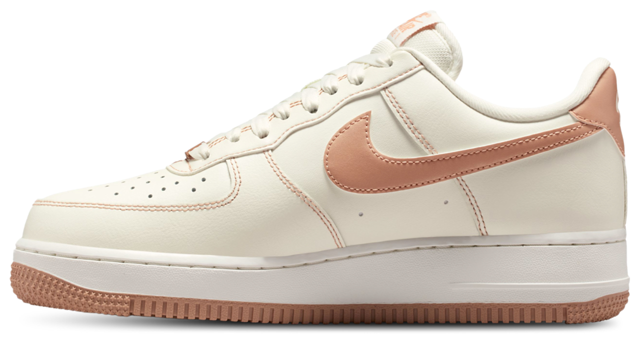 Nike Air Force 1 07 NA36 Image 2 de 5. Appuyez pour ouvrir la galerie de photos.