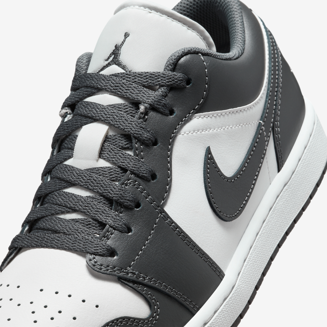 Jordan AJ 1 Low Image 7 of 9. Tap to open photo gallery.