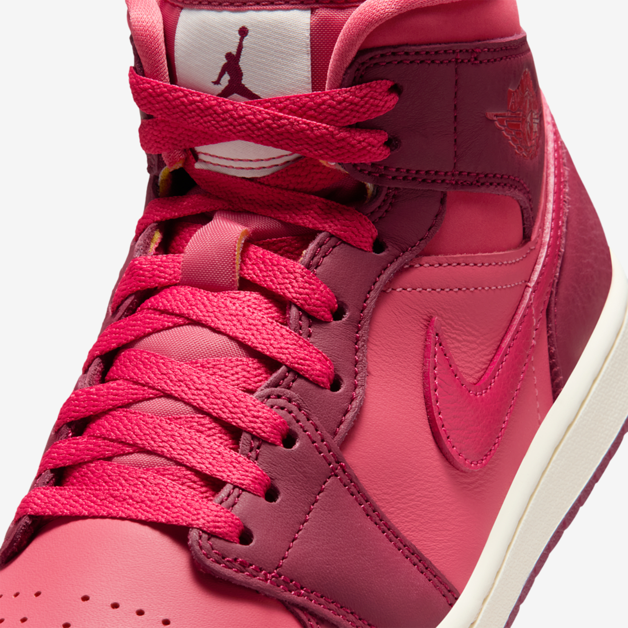Jordan AJ 1 Mid SE Image 7 of 10. Tap to open photo gallery.