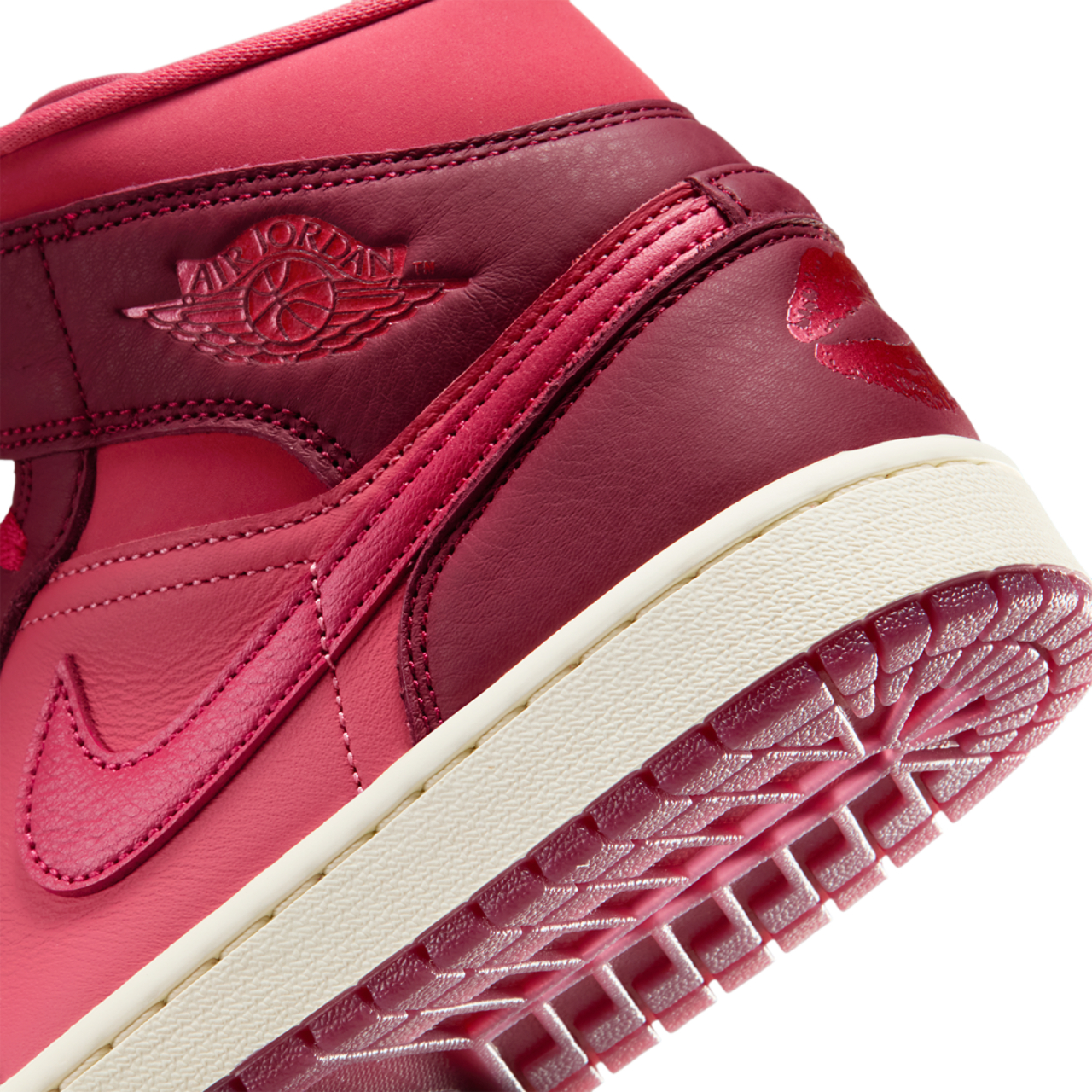 Jordan AJ 1 Mid SE Image 8 of 10. Tap to open photo gallery.