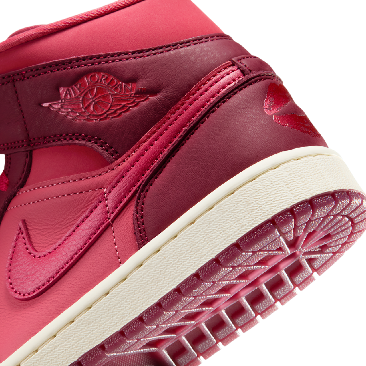 Jordan AJ 1 Mid SE Image 8 of 10. Tap to open photo gallery.
