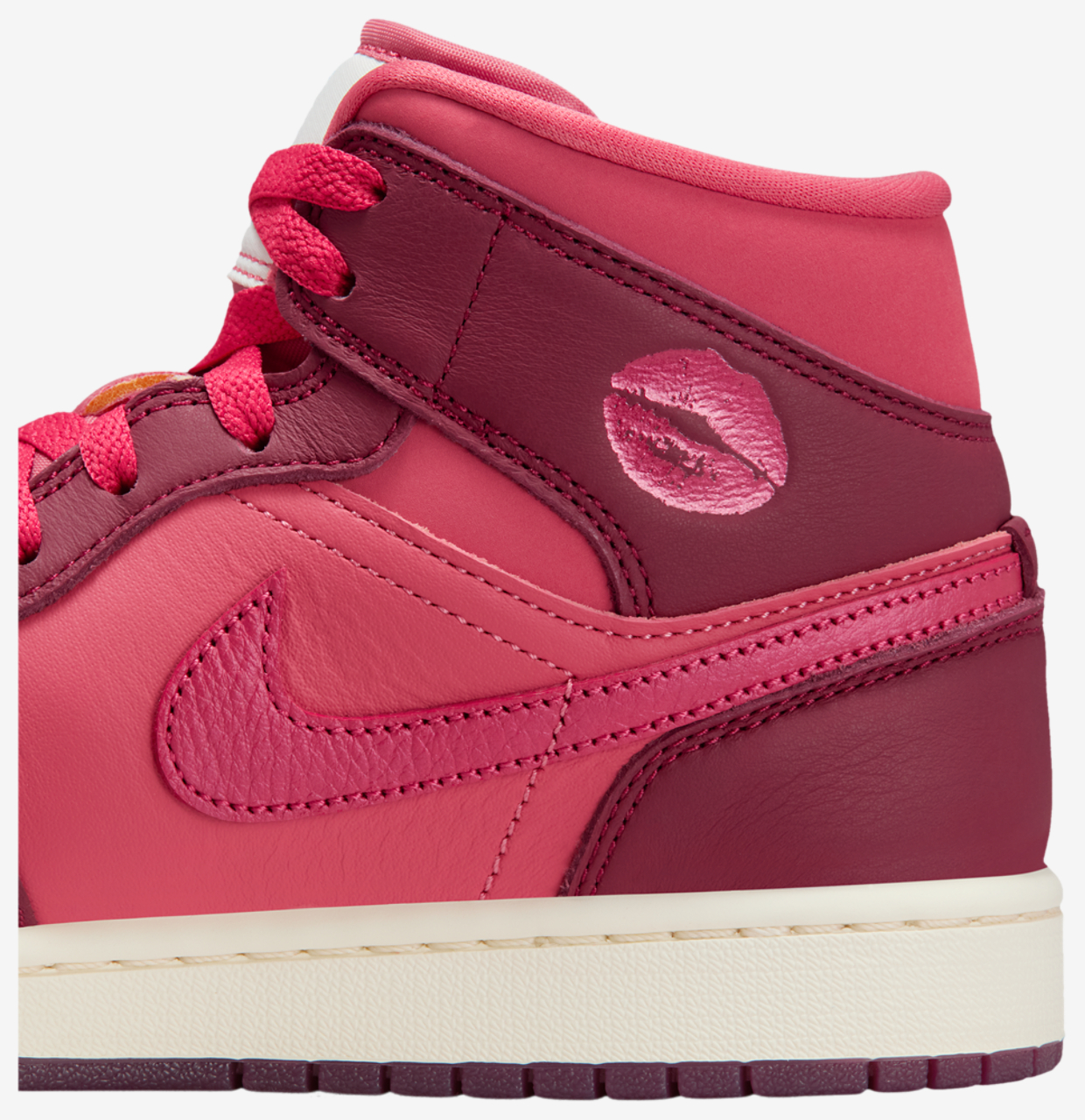 Jordan AJ 1 Mid SE Image 10 of 10. Tap to open photo gallery.