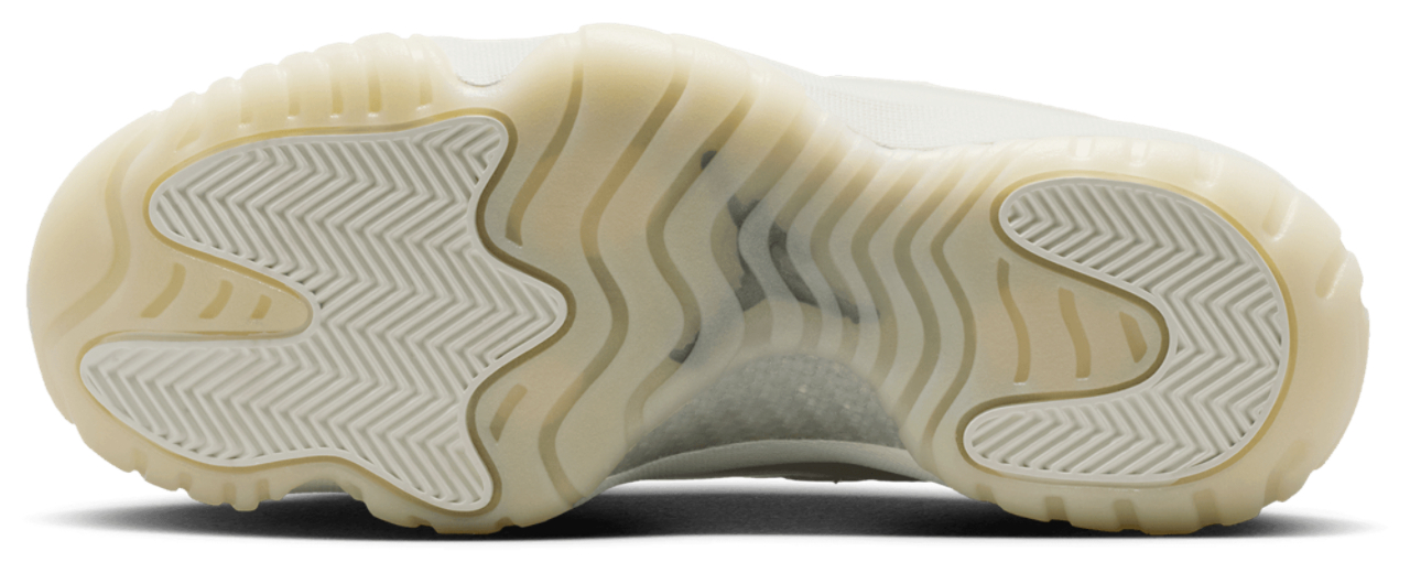 Jordan Air Jordan Retro 11  Image 6 of 10. Tap to open photo gallery.