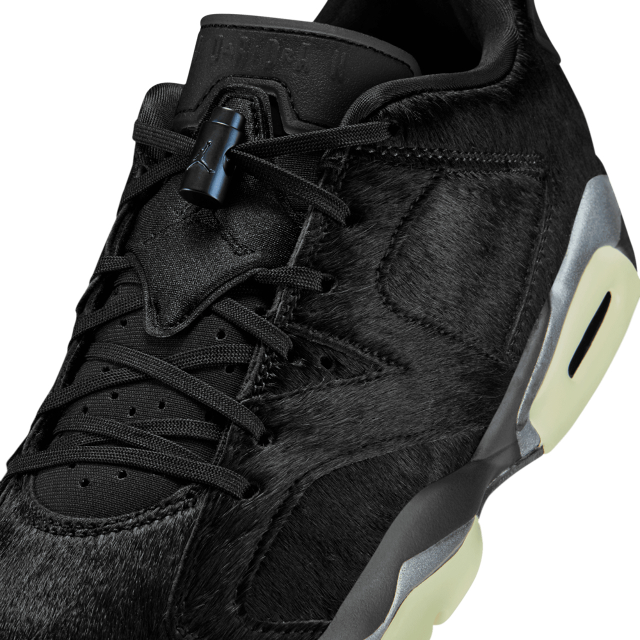 Jordan Retro 6 Low  Image 7 of 8. Tap to open photo gallery.