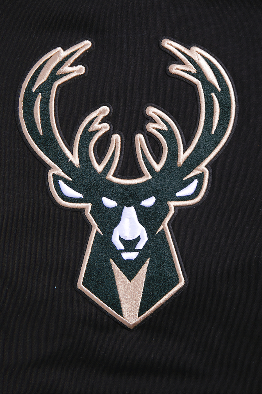 Pro Standard BUCKS RETRO CLASSIC FLC PO HOODIE Image 5 of 8. Tap to open photo gallery.